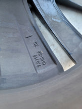 Load image into Gallery viewer, 1x Alufelge 19 Zoll 7.0&quot; 4x108 38ET Glanz Grau 9809685477 Mg Rim Wheel