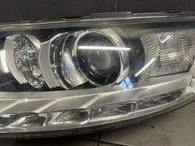 Laden Sie das Bild in den Galerie-Viewer, Frontscheinwerfer Audi A6 C6 Xenon Links Scheinwerfer Headlight