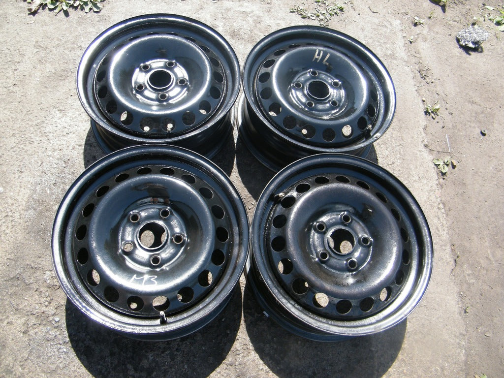 4x Alufelge 15 Zoll 6.0" 5x112 47ET Silber VW Caddy V Golf III Jetta VI Touran FEL9228495667dy