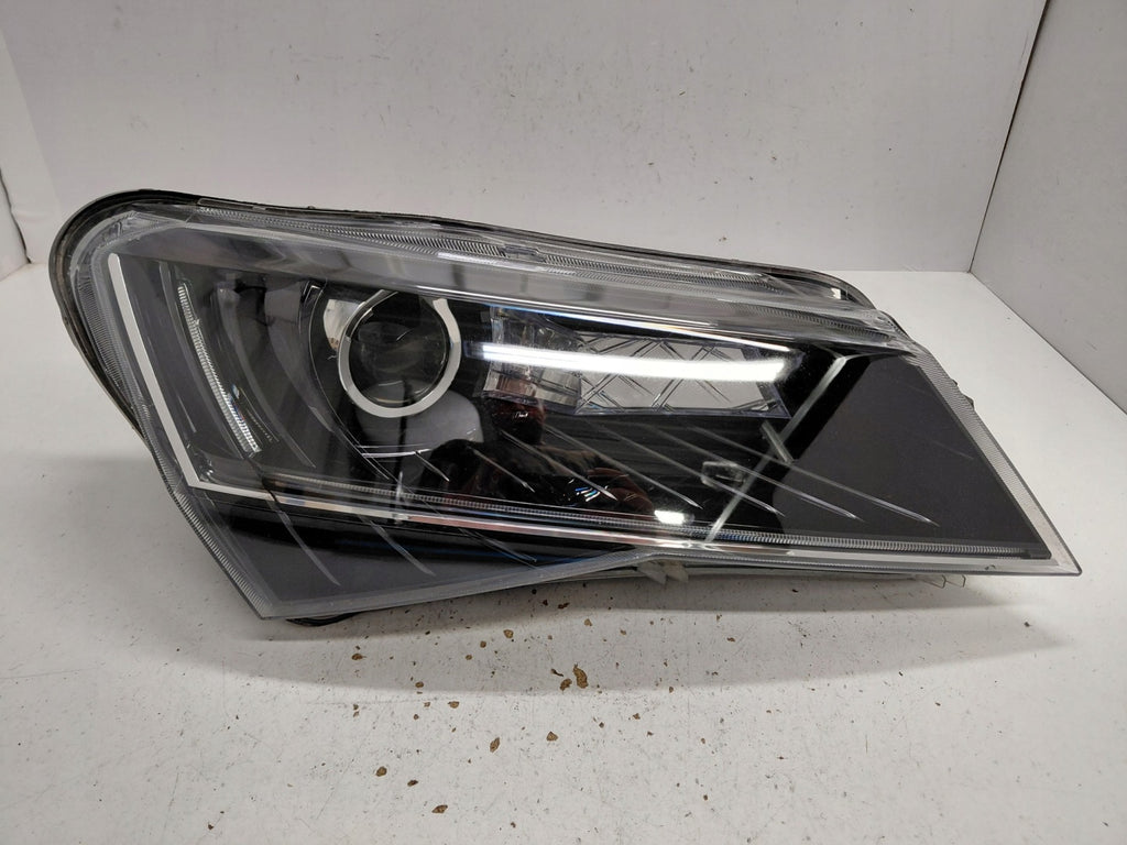 Frontscheinwerfer Skoda III 3V1941016A Rechts Scheinwerfer Headlight SCH8125518837uf