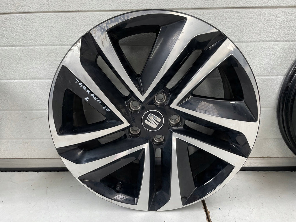 1x Alufelge 18 Zoll 7.0" 5x112 43ET Glanz Schwarz 5FJ601025C Seat Tarraco