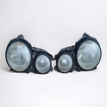 Laden Sie das Bild in den Galerie-Viewer, Frontscheinwerfer Mercedes-Benz W210 Xenon Rechts Scheinwerfer Headlight