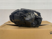Laden Sie das Bild in den Galerie-Viewer, Frontscheinwerfer Mercedes-Benz W206 A2069062104 LED Links Headlight SCH1326118980bv