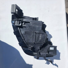 Load image into Gallery viewer, Frontscheinwerfer Cupra Born 10F941774 Rechts Scheinwerfer Headlight SCH8669506005an