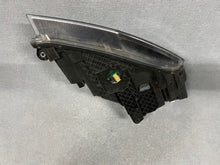 Load image into Gallery viewer, Frontscheinwerfer Skoda Superb III 3V1941015B Xenon Links Scheinwerfer Headlight