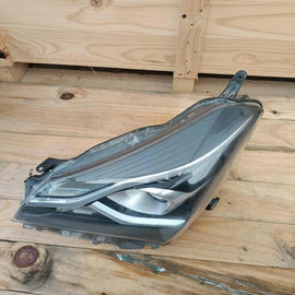 Frontscheinwerfer Toyota Yaris LED Links Scheinwerfer Headlight SCH8936002255so