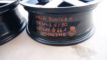 Laden Sie das Bild in den Galerie-Viewer, 1x Alufelge 17 Zoll 6.5" 5x114.3 50ET Glanz Schwarz 403006311R Dacia Duster FEL4942898454dz