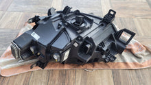 Laden Sie das Bild in den Galerie-Viewer, Frontscheinwerfer VW Id.3 10B941036C 00214093-15 FULL LED Rechts Headlight