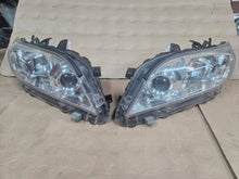 Laden Sie das Bild in den Galerie-Viewer, Frontscheinwerfer Toyota Rav 4 III Ein Stück (Rechts oder Links) Headlight SCH7899872091bb