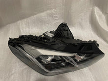Laden Sie das Bild in den Galerie-Viewer, Frontscheinwerfer BMW 2 Active Tourer U06 5A42247-05 LED Rechts oder Links SCH9170326223hq