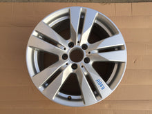 Laden Sie das Bild in den Galerie-Viewer, 1x Alufelge 17 Zoll 8.5&quot; 5x112 49ET A2074010200 Mercedes-Benz Coupe Rim Wheel