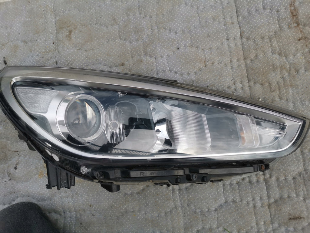 Frontscheinwerfer Hyundai I30 III 92102G4020 Rechts Scheinwerfer Headlight