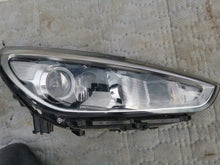 Load image into Gallery viewer, Frontscheinwerfer Hyundai I30 III 92102G4020 Rechts Scheinwerfer Headlight