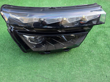 Load image into Gallery viewer, Frontscheinwerfer Skoda Kamiq 658941016 LED Ein Stück (Rechts oder Links) SCH9703034228px