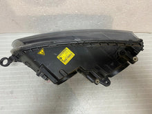 Laden Sie das Bild in den Galerie-Viewer, Frontscheinwerfer Skoda Octavia III 5E1941016 Xenon Rechts Headlight SCH2675404138bt