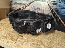 Laden Sie das Bild in den Galerie-Viewer, Frontscheinwerfer Mercedes-Benz W176 A1768202761 Links Scheinwerfer Headlight SCH3007109655jh