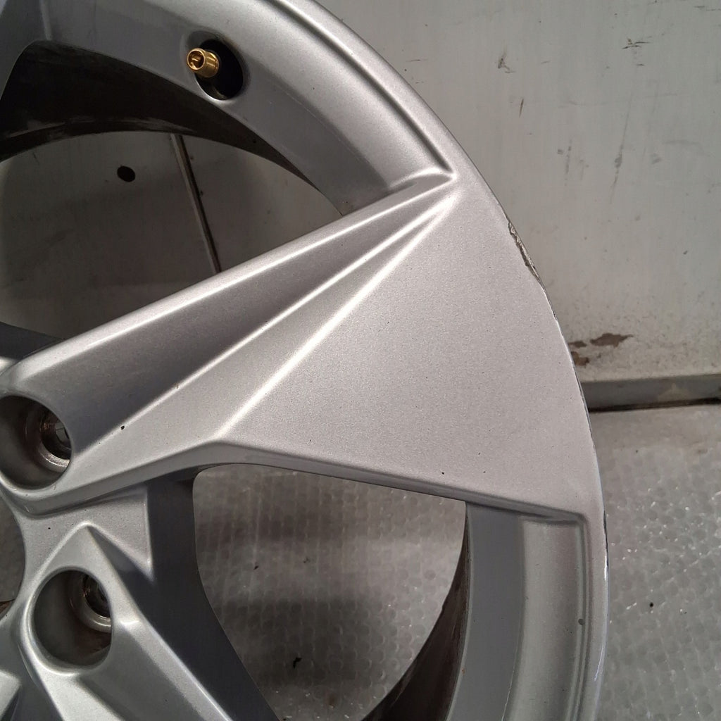 1x Alufelge 17 Zoll 8.0" 5x112 46ET Glanz Silber 8Y0601025A Audi A3 Rim Wheel FEL1213747863is