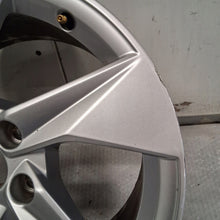 Load image into Gallery viewer, 1x Alufelge 17 Zoll 8.0" 5x112 46ET Glanz Silber 8Y0601025A Audi A3 Rim Wheel FEL1213747863is