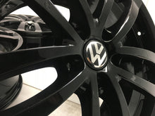 Laden Sie das Bild in den Galerie-Viewer, 4x Alufelge 18 Zoll 7.5&quot; 5x112 51ET 5G060102CP Seat Golf Rim Wheel