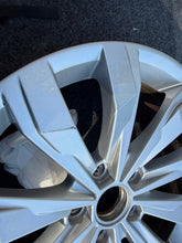 Load image into Gallery viewer, 1x Alufelge 17 Zoll 2GA601025A VW T-Roc Rim Wheel FEL3554035723cd