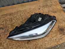 Laden Sie das Bild in den Galerie-Viewer, Frontscheinwerfer BMW 1 F40 5A1E055 901779550604222267 Links Headlight SCH6664404318zf