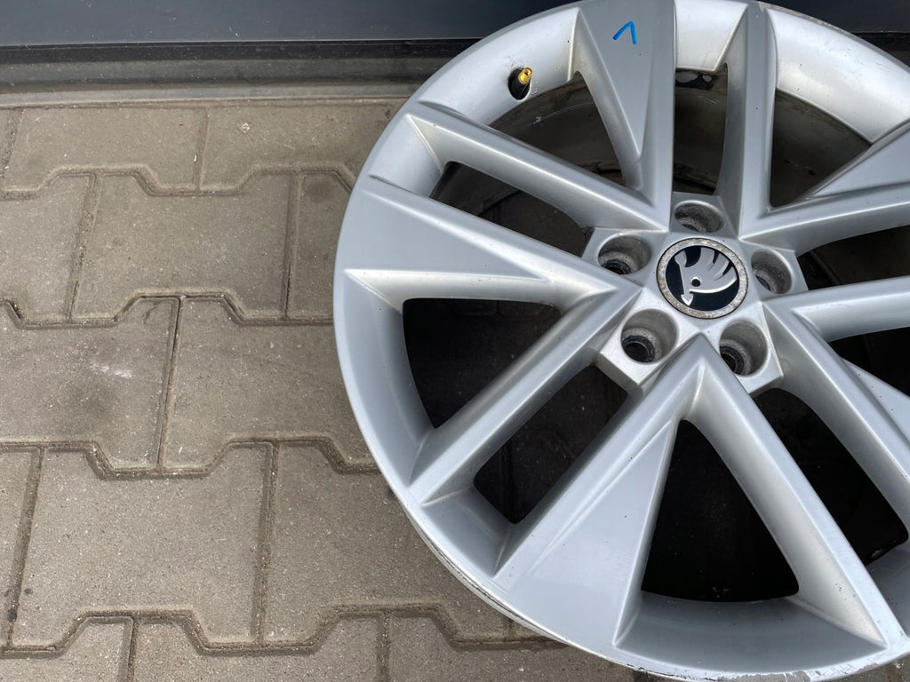 1x Alufelge 17 Zoll 7.0" 5x100 6V0601025C Skoda Fabia Iii Rim Wheel FEL8696572462ob