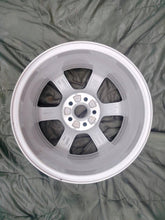 Load image into Gallery viewer, 1x Alufelge 15 Zoll 6.0" 5x100 40ET Glanz Silber 6R0601025BF VW Polo 6r FEL2392066251ht
