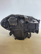 Laden Sie das Bild in den Galerie-Viewer, Frontscheinwerfer Mercedes-Benz W246 030129523103 A2469065301 Links Headlight SCH1085602079ks