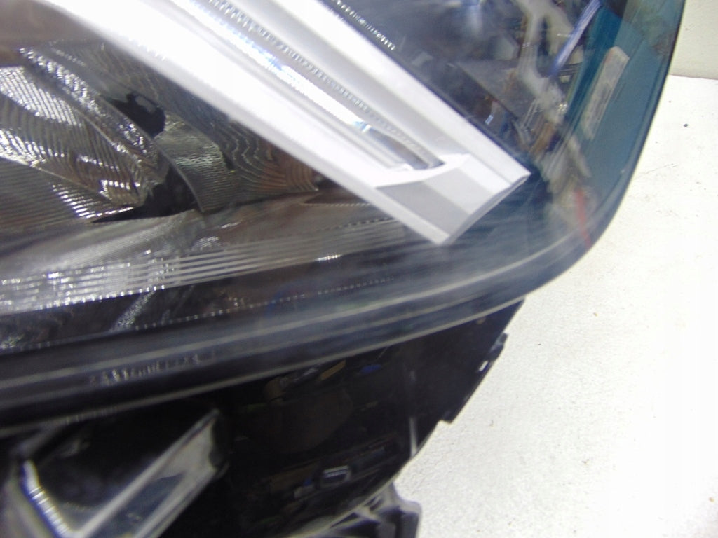 Frontscheinwerfer Dacia Sandero III Logan 260601750R Links Headlight