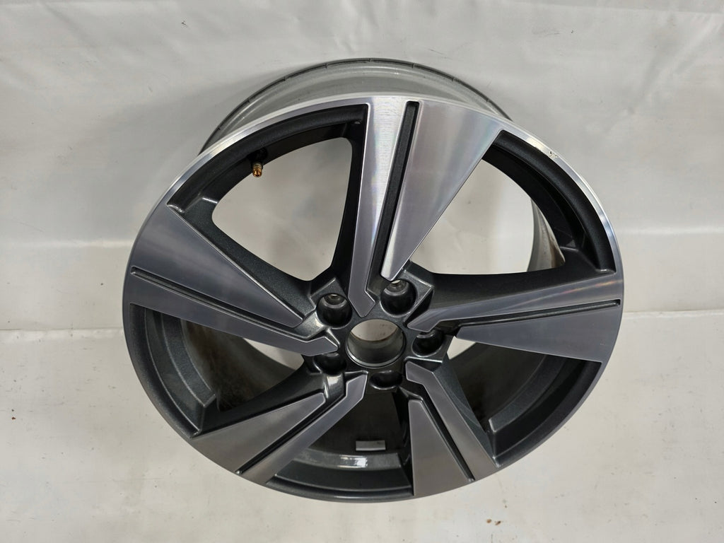 1x Alufelge 18 Zoll 7.0" 5x112 45ET Glanz Graphit 81A601025G Audi Q2 Mg FEL1272449435zs