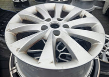Load image into Gallery viewer, 1x Alufelge 17 Zoll 7.0" 5x115 44ET Glanz Silber OP068K1 Opel Zafira Rim Wheel FEL3766526714iz