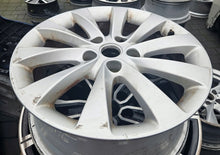 Laden Sie das Bild in den Galerie-Viewer, 1x Alufelge 17 Zoll 7.0" 5x115 44ET Glanz Silber OP068K1 Opel Zafira Rim Wheel FEL3766526714iz