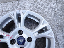 Laden Sie das Bild in den Galerie-Viewer, 1x Alufelge 15 Zoll Ford Fiesta I Rim Wheel FEL2793392015ar