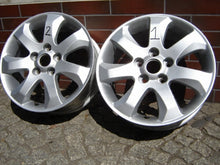 Laden Sie das Bild in den Galerie-Viewer, 1x Alufelge 16 Zoll 6.5&quot; 5x114.3 46ET Glanz Silber 52910-20200 Kia Carens