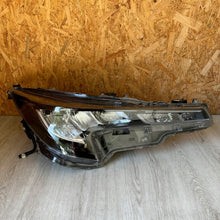 Load image into Gallery viewer, Frontscheinwerfer Toyota Corolla 81110-02S60 Rechts Scheinwerfer Headlight SCH3226076669qf