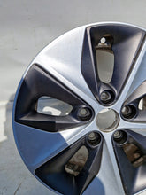 Load image into Gallery viewer, 1x Alufelge 16 Zoll 6.5&quot; 5x114.3 50ET 52910G7200 Hyundai Rim Wheel