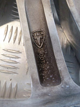 Laden Sie das Bild in den Galerie-Viewer, 1x Alufelge 19 Zoll 8.0" 5x120 40ET Silber 1059337-00-B Tesla Rim Wheel FEL2862230293au