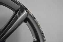 Laden Sie das Bild in den Galerie-Viewer, 1x Alufelge 18 Zoll 7.0" 5x114.3 45ET Glanz Graphit 9965657080 Mazda Rim Wheel FEL6646077539nl