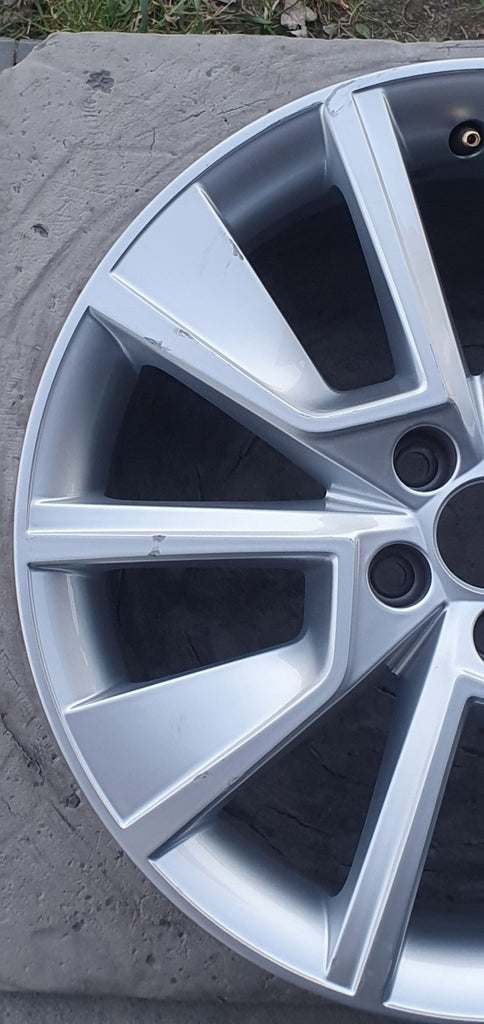 1x Alufelge 17 Zoll 6.5" 5x100 Glanz Silber 658601025C Skoda Scala Kamiq FEL9863854686zk