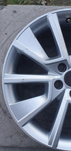 Load image into Gallery viewer, 1x Alufelge 17 Zoll 6.5" 5x100 Glanz Silber 658601025C Skoda Scala Kamiq FEL9863854686zk