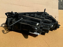 Laden Sie das Bild in den Galerie-Viewer, Frontscheinwerfer Skoda Enyaq 5LB941015 Links Scheinwerfer Headlight