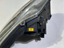 Laden Sie das Bild in den Galerie-Viewer, Frontscheinwerfer Maserati I 215798 Xenon Links Scheinwerfer Headlight SCH7174941296ml