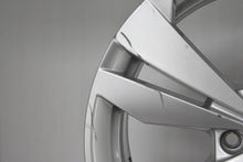 Load image into Gallery viewer, 1x Alufelge 18 Zoll 7.5" 5x112 50ET Glanz Silber 10A071498 Vw Rim Wheel FEL5489522021vk