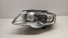 Laden Sie das Bild in den Galerie-Viewer, Frontscheinwerfer VW Passat 3C0941751D Xenon Links Scheinwerfer Headlight