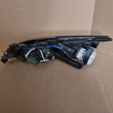 Laden Sie das Bild in den Galerie-Viewer, Frontscheinwerfer Mazda 6 Gh Xenon Rechts Scheinwerfer Headlight SCH7099060880as