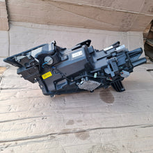 Laden Sie das Bild in den Galerie-Viewer, Frontscheinwerfer Mitsubishi Outlander III ECMM921-22E20 ECM921-21E20 Rechts