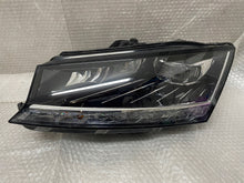 Laden Sie das Bild in den Galerie-Viewer, Frontscheinwerfer Skoda Fabia 6V1941015F LED Links Scheinwerfer Headlight
