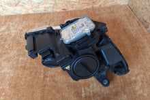 Laden Sie das Bild in den Galerie-Viewer, Frontscheinwerfer Mercedes-Benz W204 A2048208961 Xenon Links Headlight SCH9618548509eb