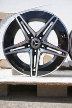 Laden Sie das Bild in den Galerie-Viewer, 4x Alufelge 18 Zoll 7.5" 5x112 40ET Glanz Schwarz A2064017600 Mercedes-Benz W206 FEL2444804569md