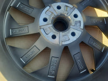 Laden Sie das Bild in den Galerie-Viewer, 1x Alufelge 17 Zoll 7.0&quot; 5x112 45ET 57A601025AR Skoda Karoq Rim Wheel